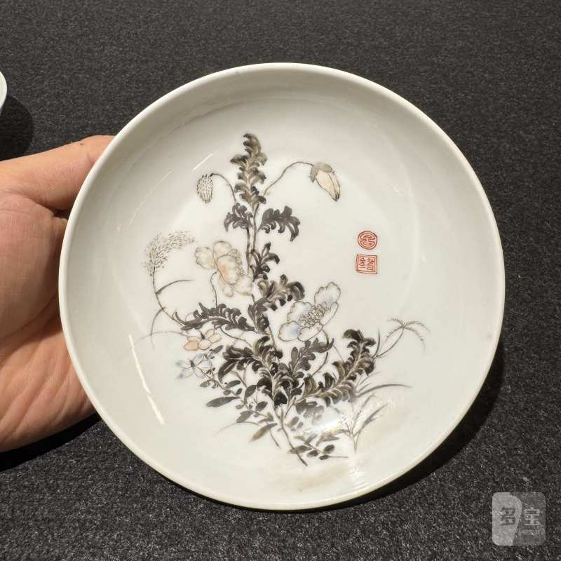 清雍正 墨彩花卉纹盘一对 - 图6